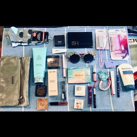 💫ESSENTIALS BEAUTY BUNDLE💫 - Picture 9 of 10